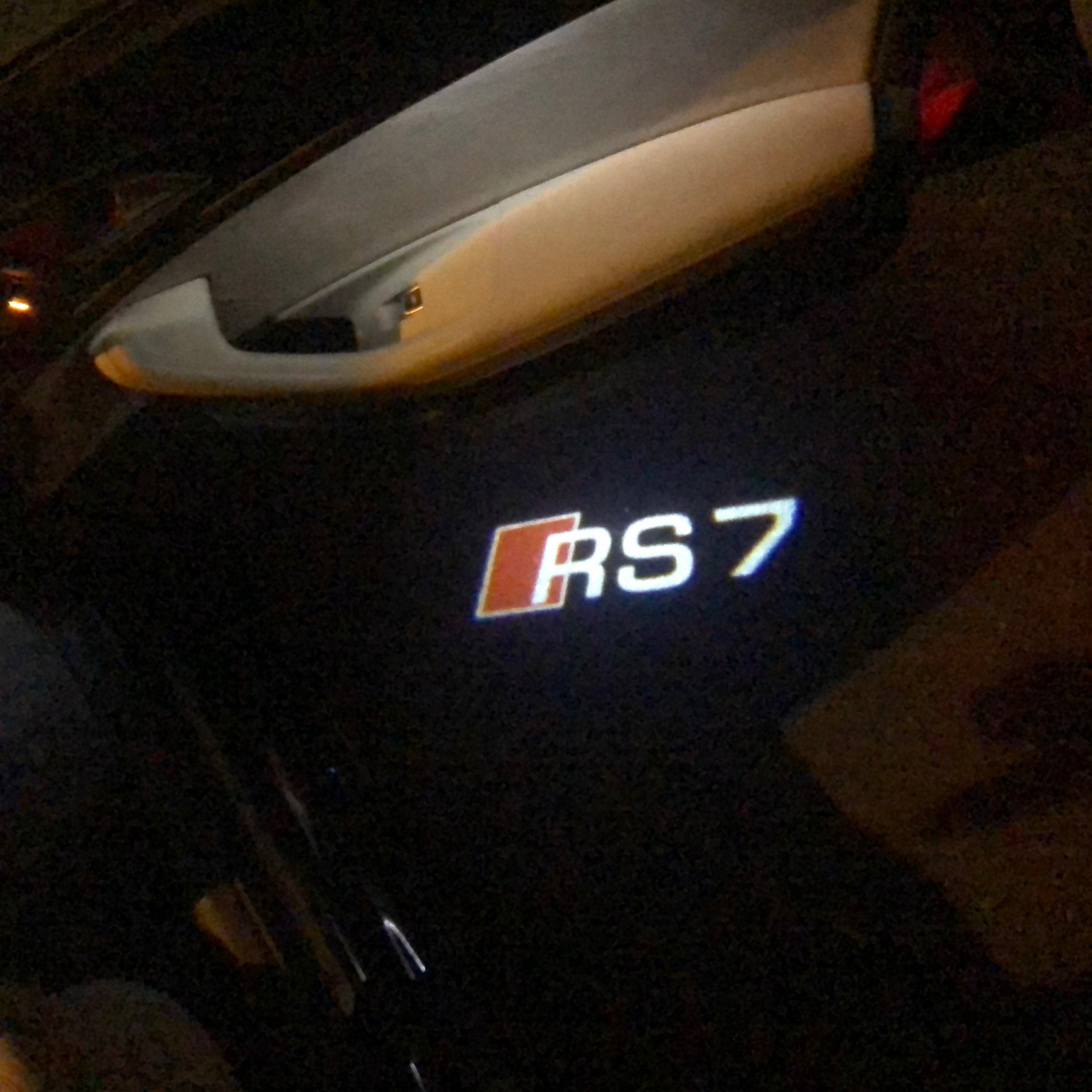 AUDI LOGO PROJECTOT LIGHTS Nr.56 (الكمية 1 = 2 Logo Films /2 أضواء الباب)