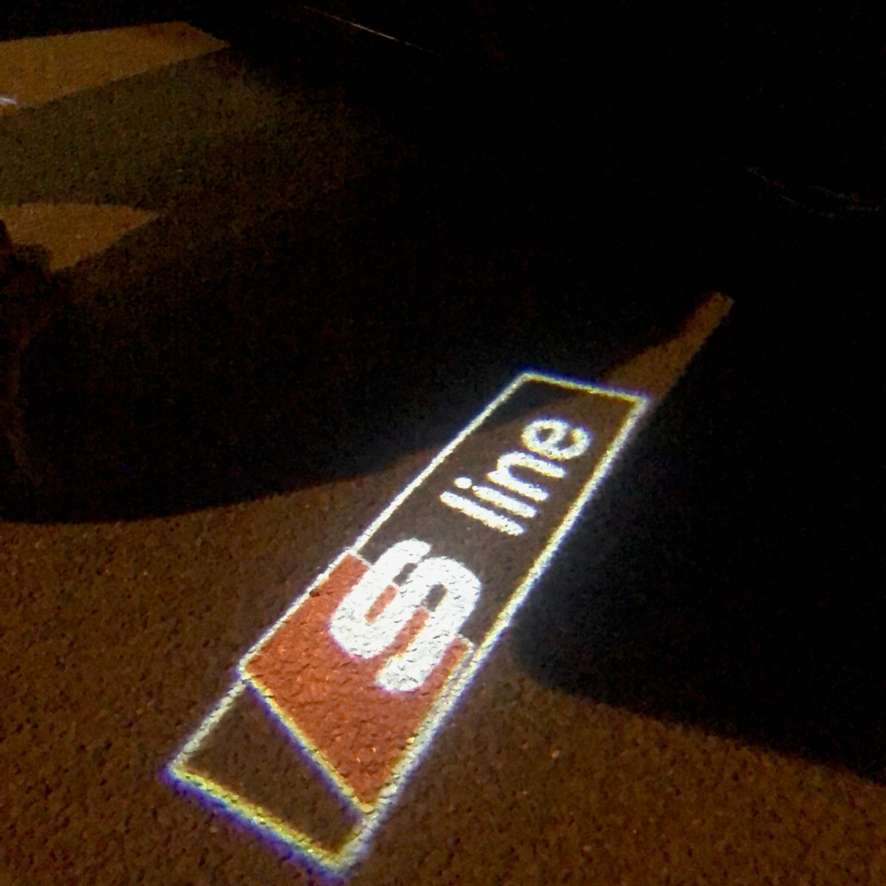 AUDI LOGO PROJECTOT LIGHTS Nr.99 (الكمية 1 = 2 Logo Films /2 أضواء الباب)