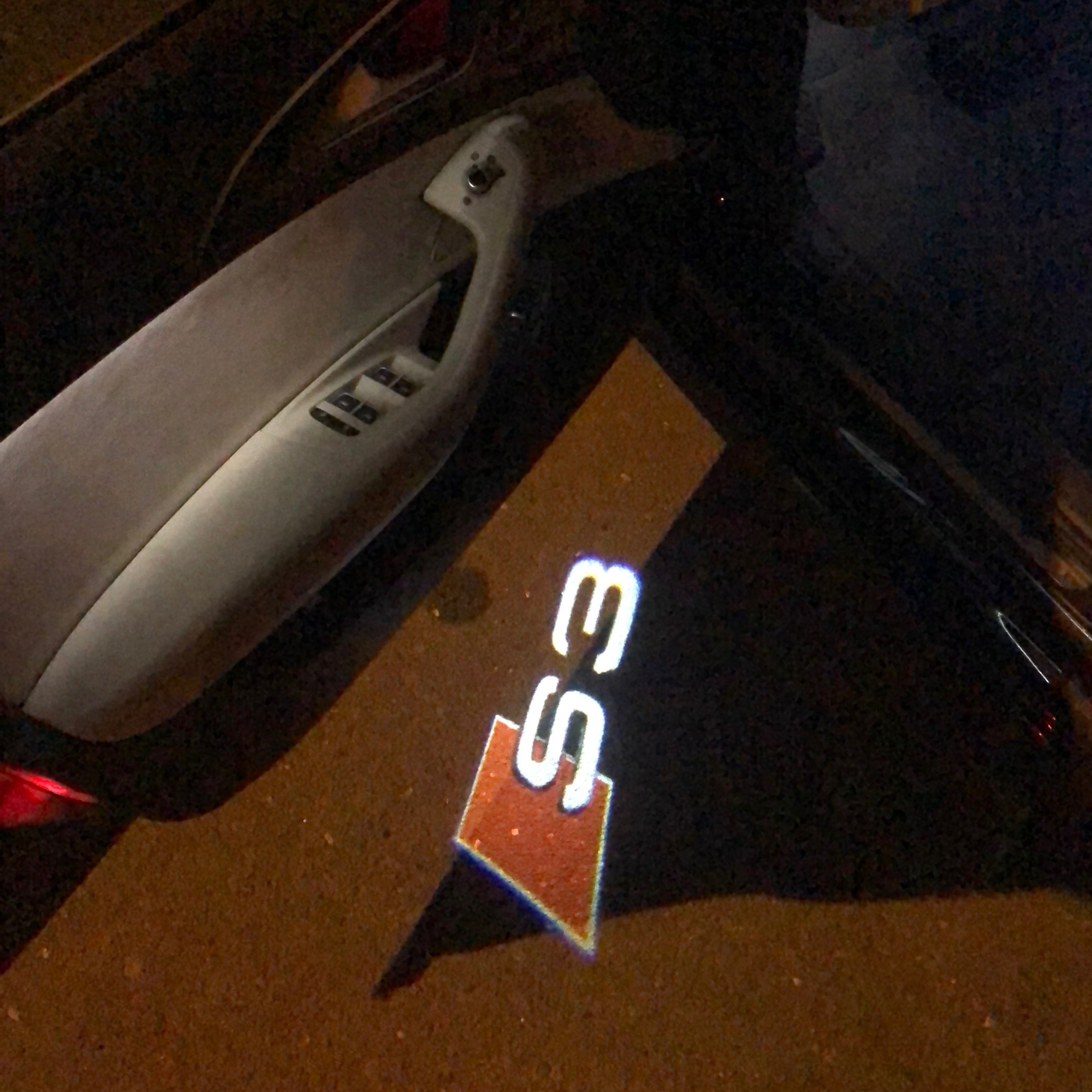 AUDI LOGO PROJECTOR LIGHTS Nr.24 (Menge 1 = 2 Logo Films / 2 Türlichter)