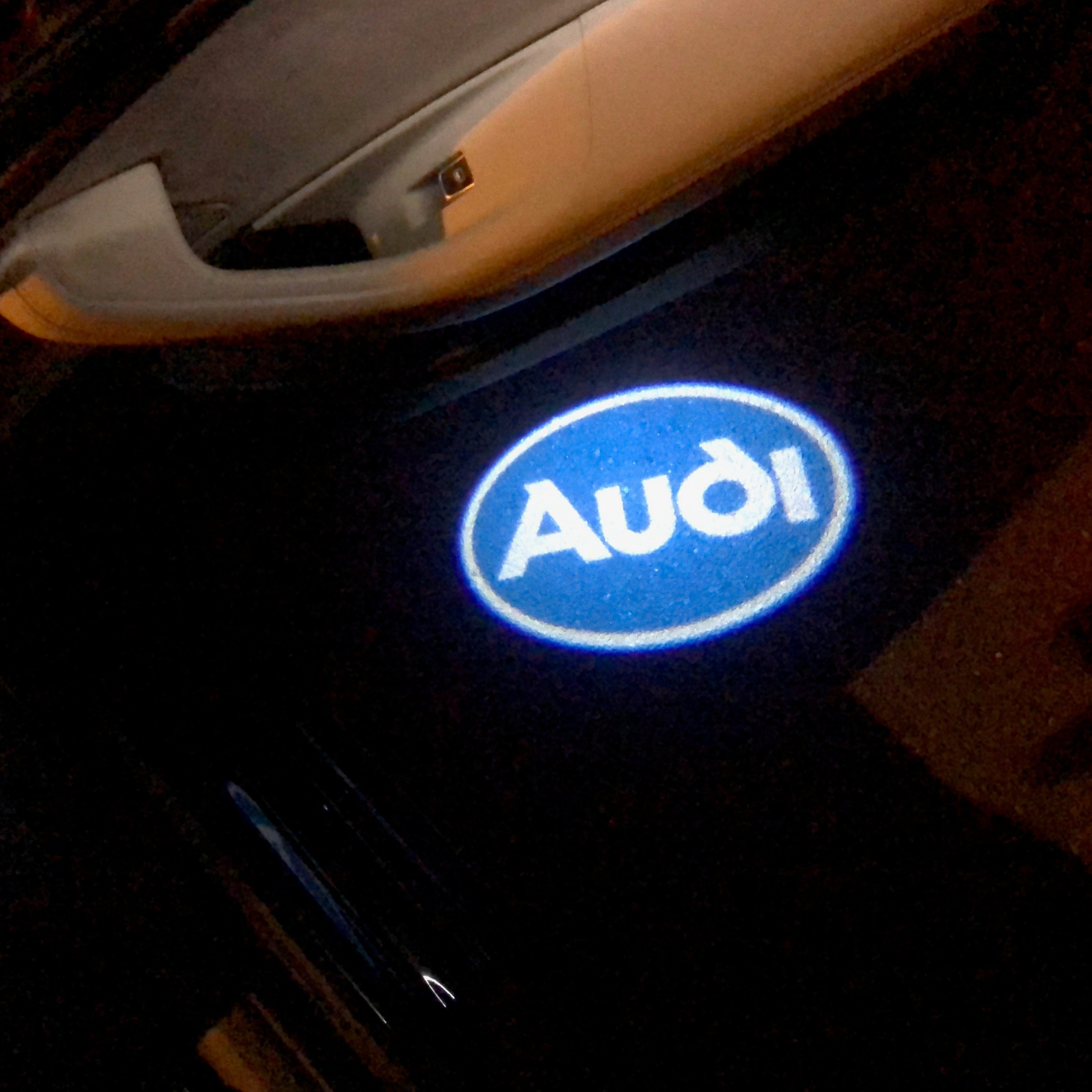 LUCI PROJECTOT LOGO AUDI Nr.116 (quantità 1 = 2 Pellicole Logo / 2 luci porta）