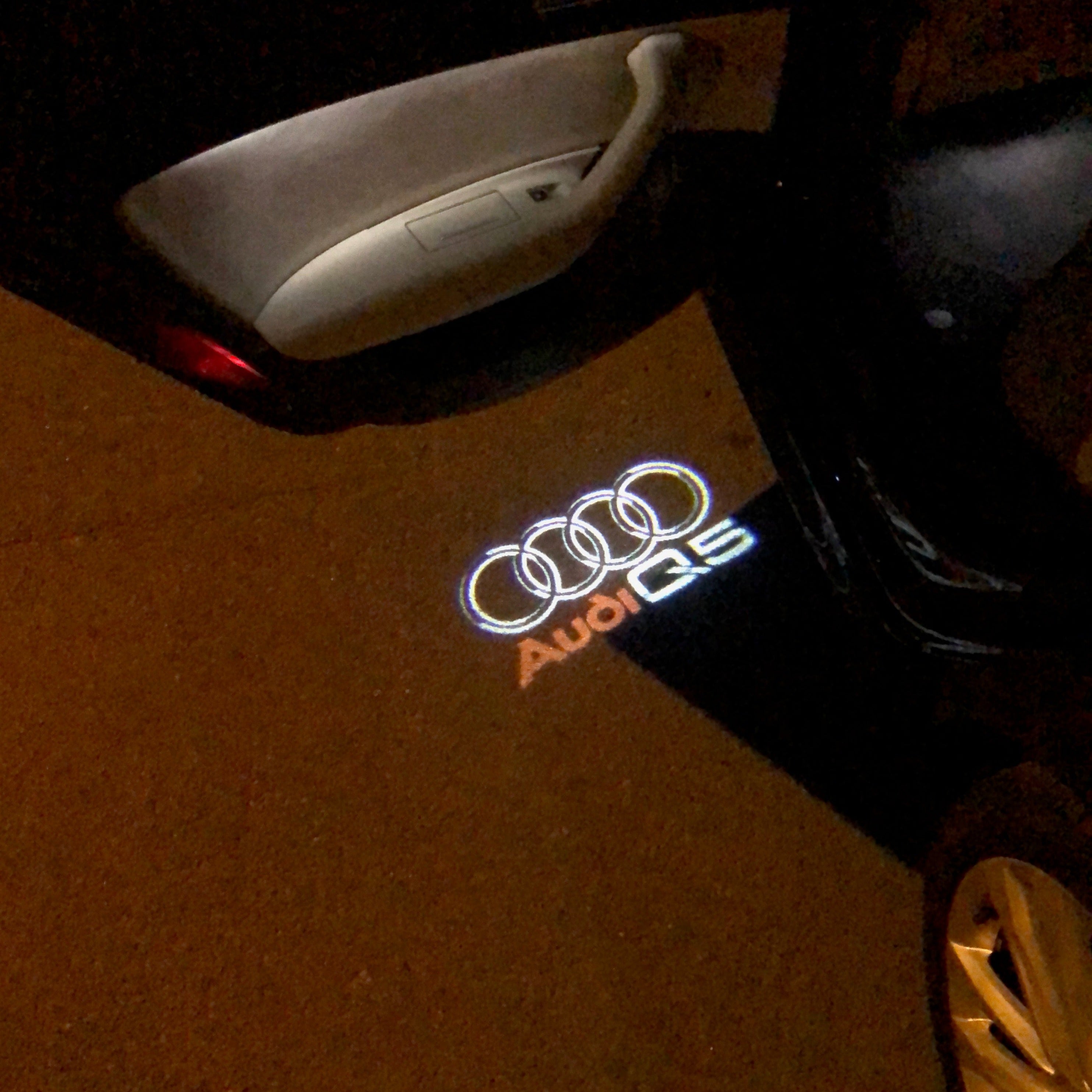 AUDI LOGO مشروع الاضواء Nr.48 (الكمية 1 = 2 من Filo Films /2 Los lights)