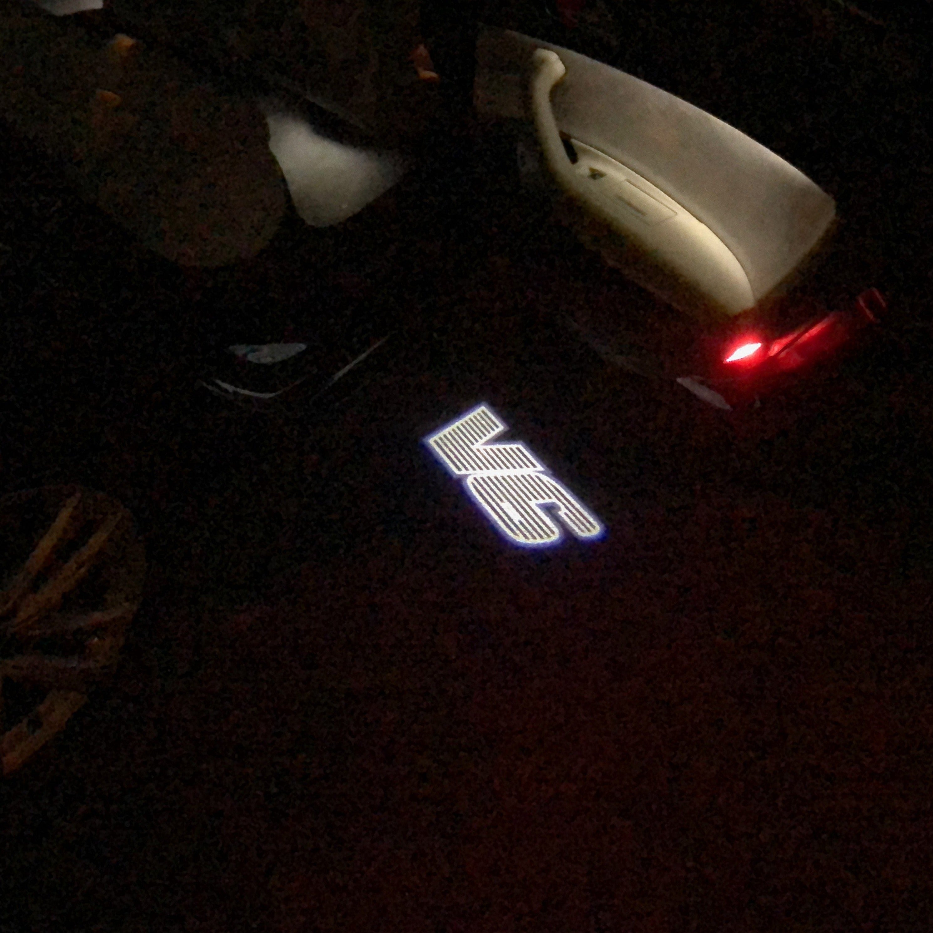 Volkswagen Door lights V6 Logo Nr. 69 (cantidad 1 = 2 logo films /2 luces de puerta)