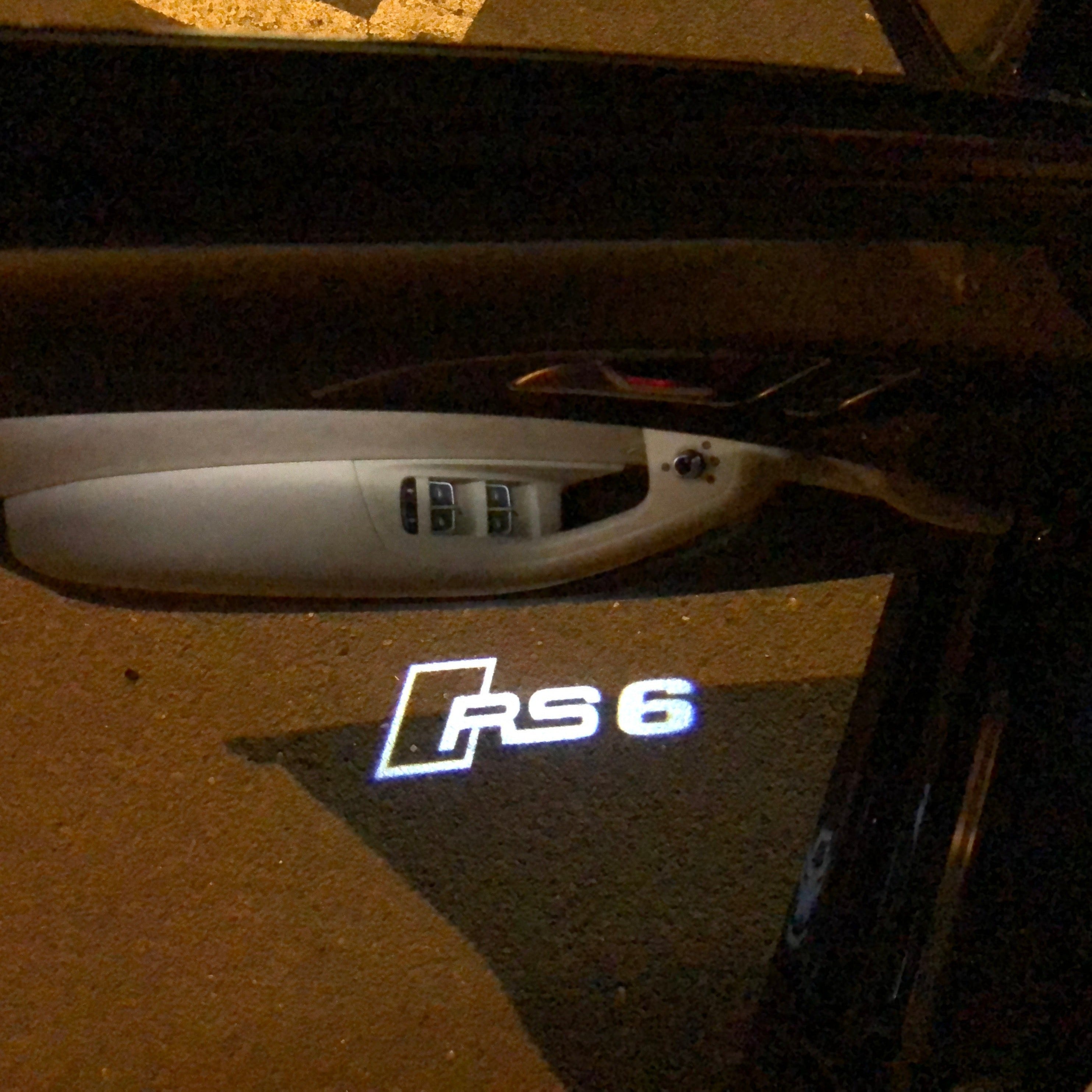 AUDI LOGO PROJECTOT LIGHTS Nr.122 (Menge 1 = 2 Logofolien /2 Türleuchten)